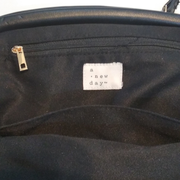 A new day black purse - Picture 4 of 6